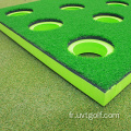 Golf mettant une formation en intérieur verte avec 12 trous